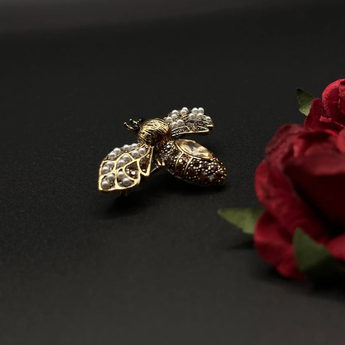 Broche Abeille Royale Strass & Perles - Chimane Accesories
