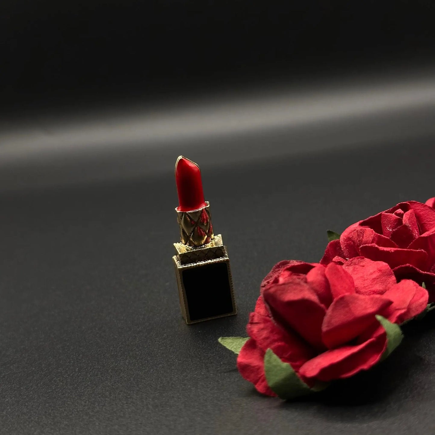 Broche Lèvres Cristal Rouge Passion - Chimane Accesories