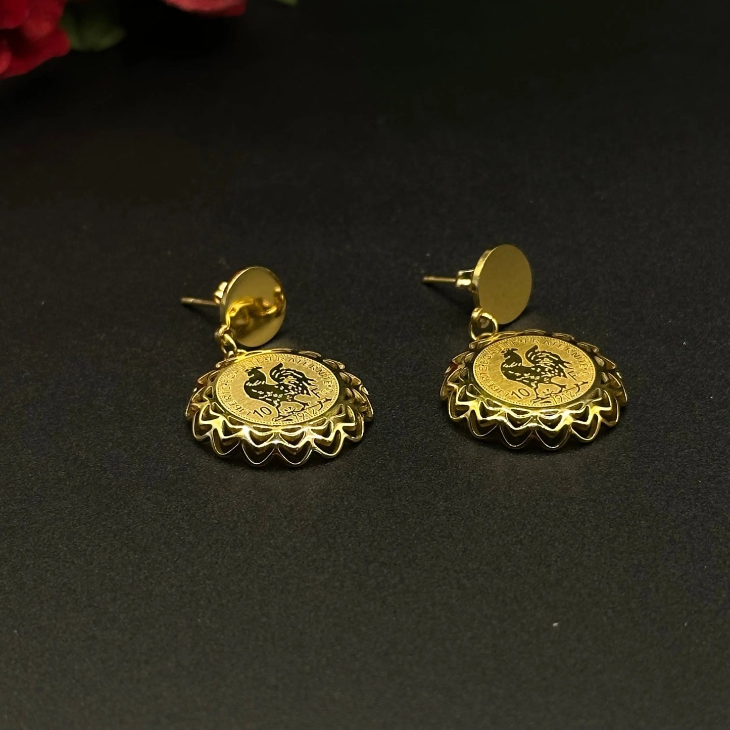 Boucles d’oreilles médaillon vintage doré - Chimane Accesories