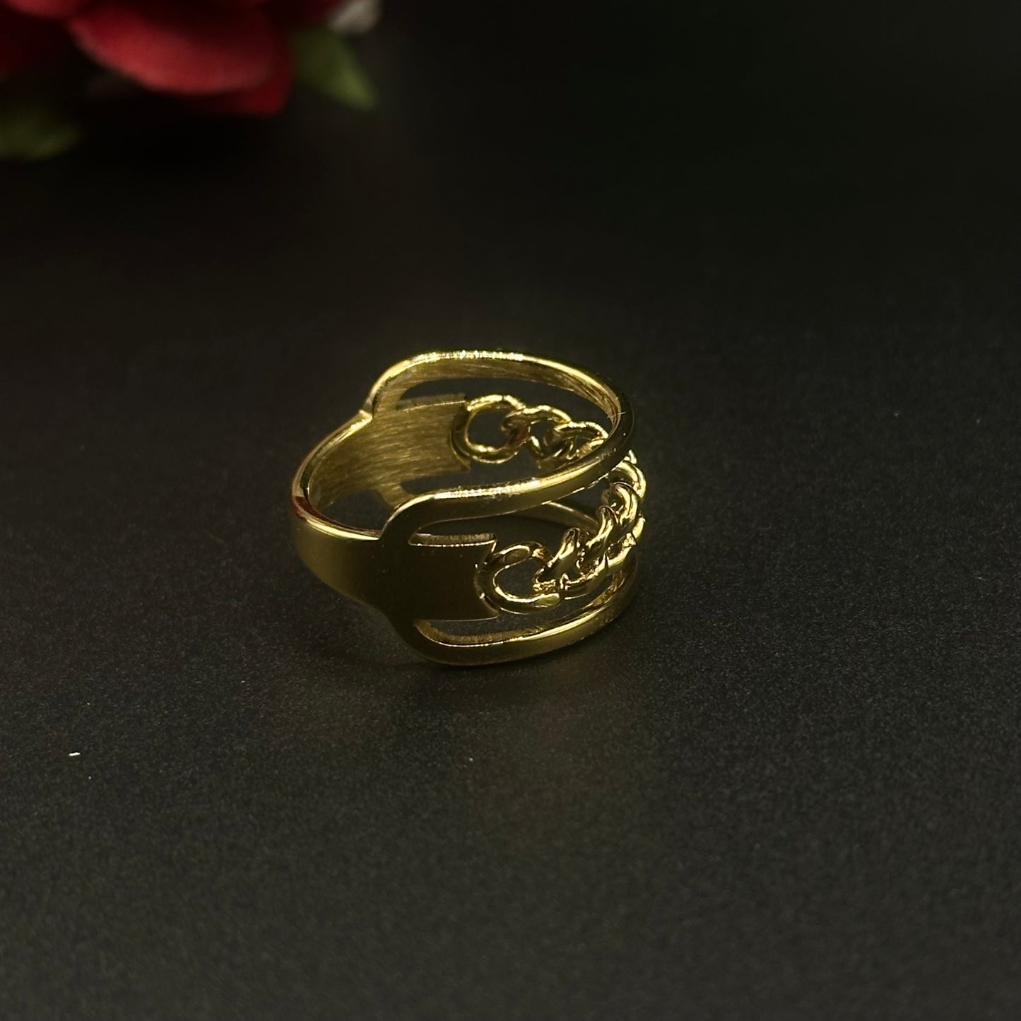 Bague à chaîne dorée