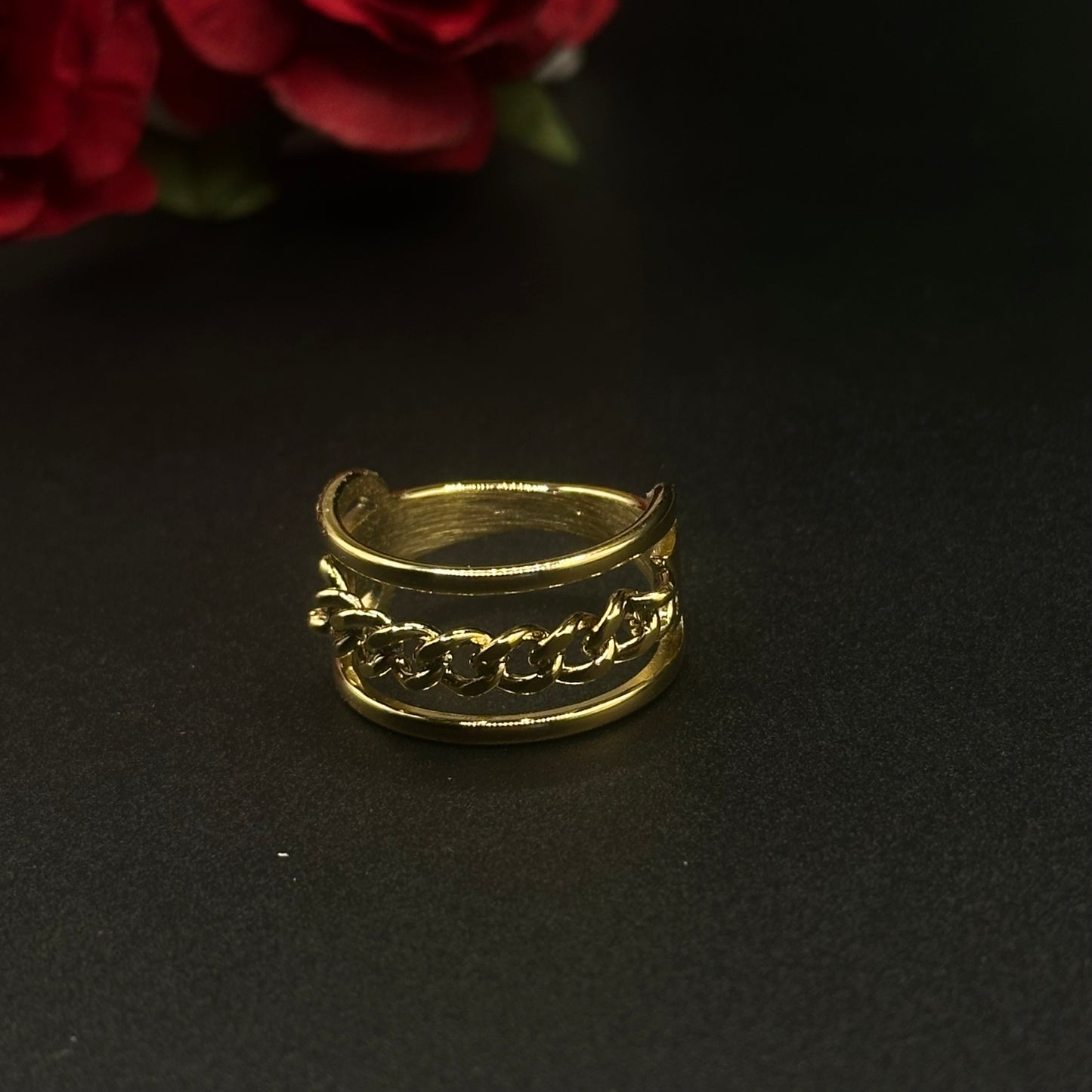 Bague à chaîne dorée