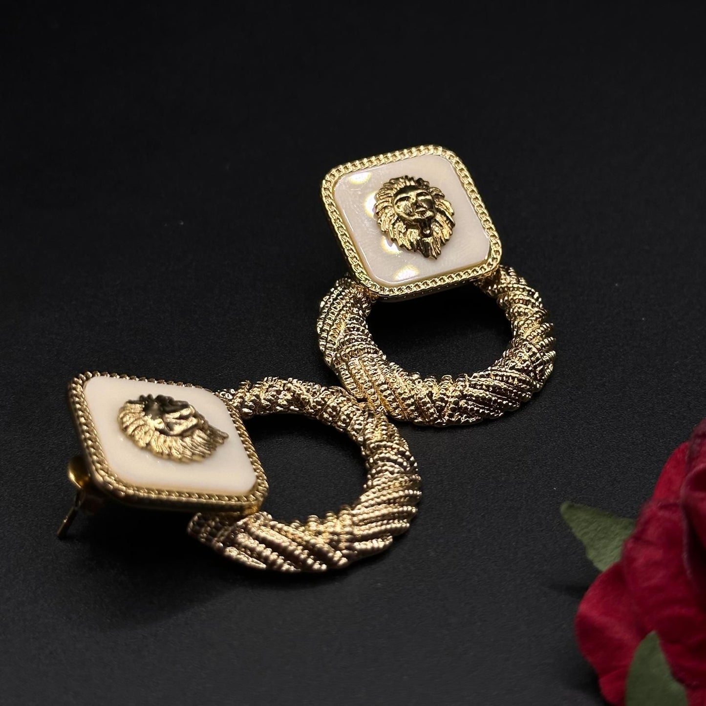 Boucles d’Oreilles Lion Doré