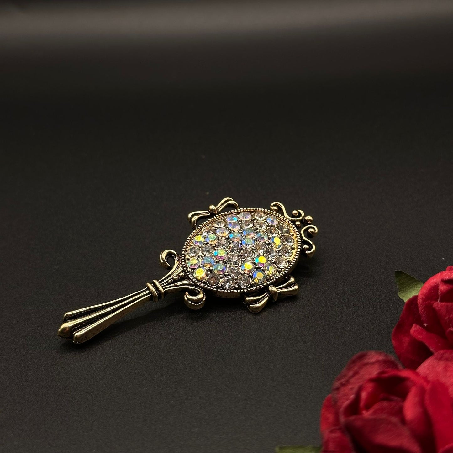 Broche Clé Vintage Cristaux Arc-en-Ciel