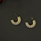 Boucles d’oreilles créoles perlées blanches