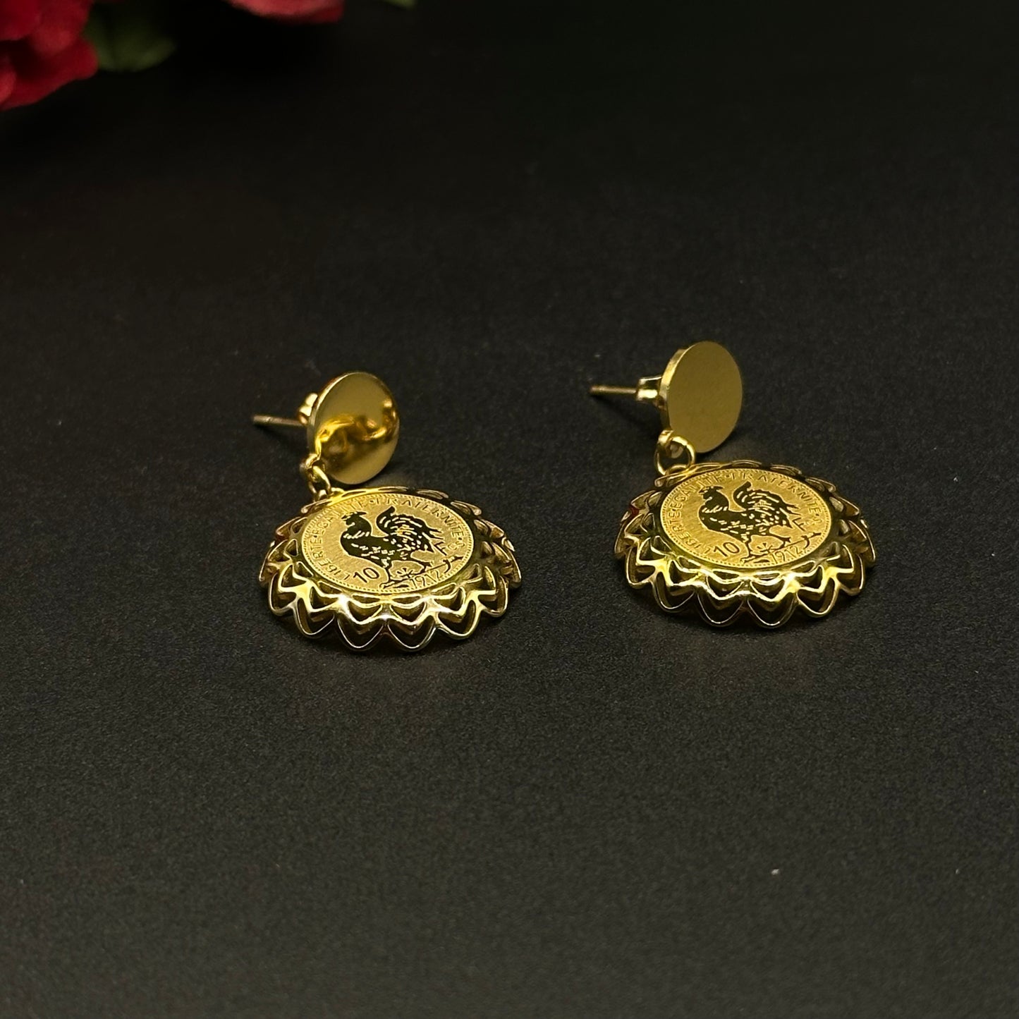 Boucles d’oreilles médaillon vintage doré