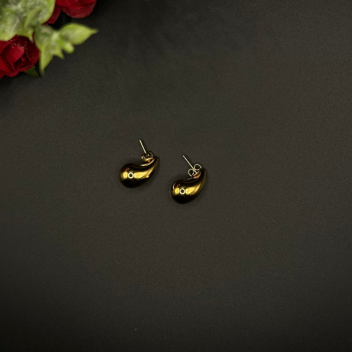 Boucles d’oreilles goutte dorée
