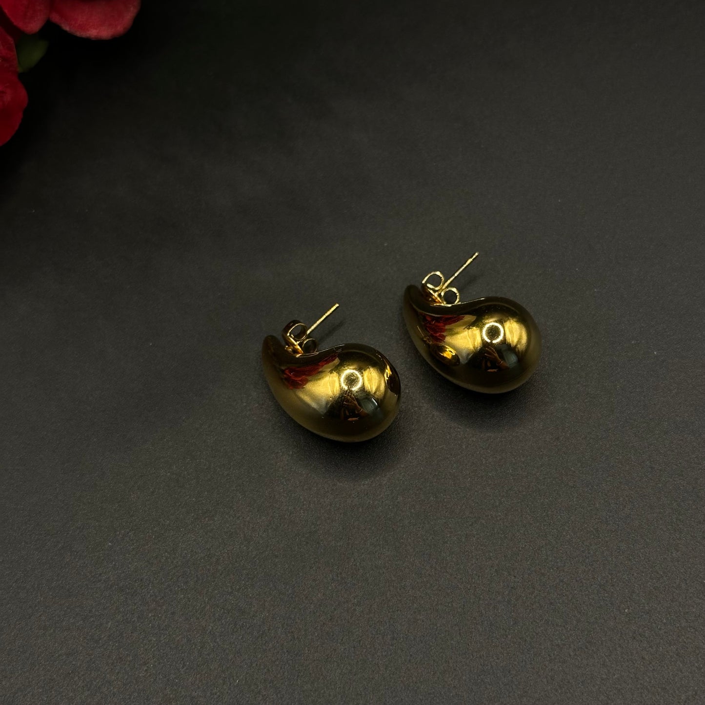 Boucles d’oreilles goutte dorée