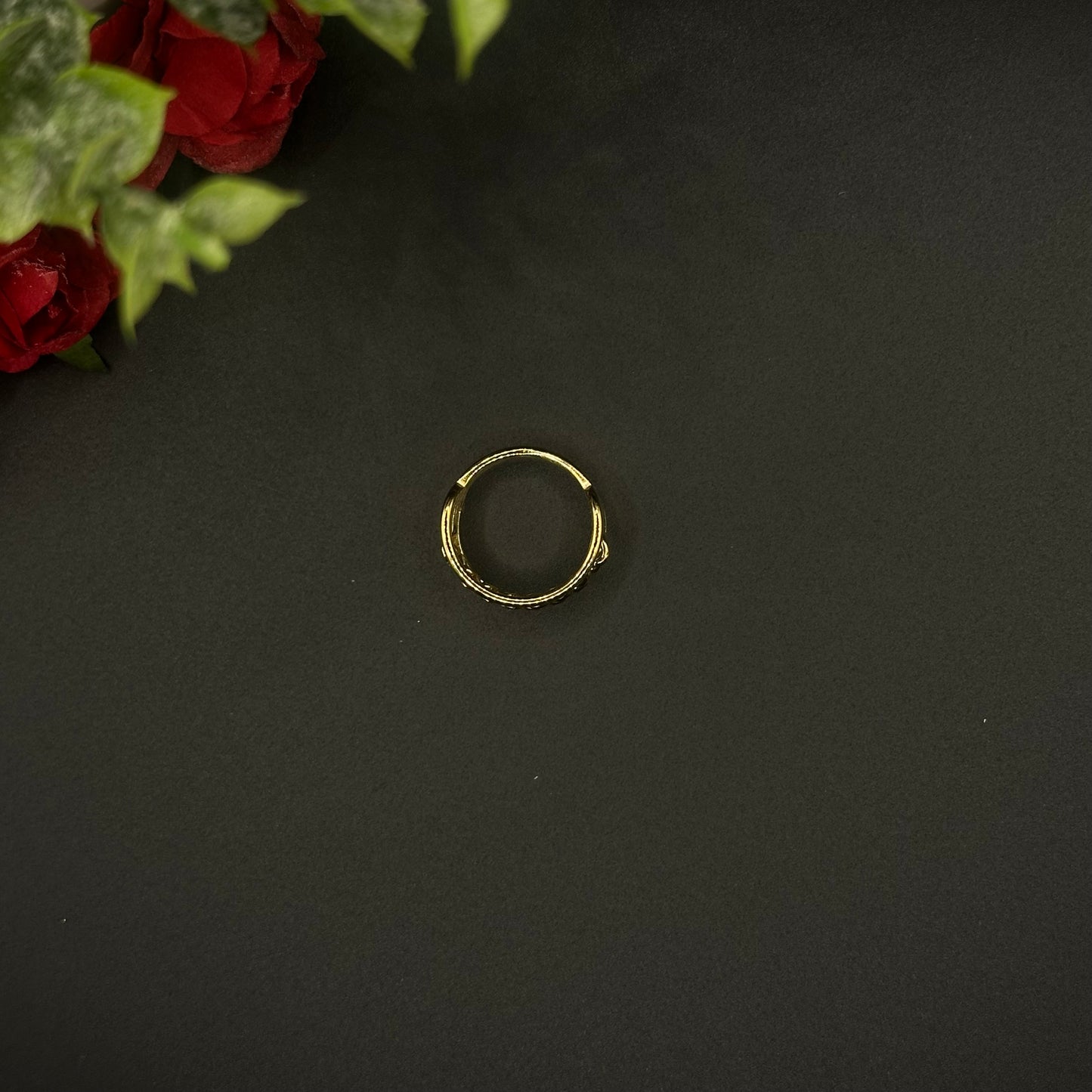Bague à chaîne dorée